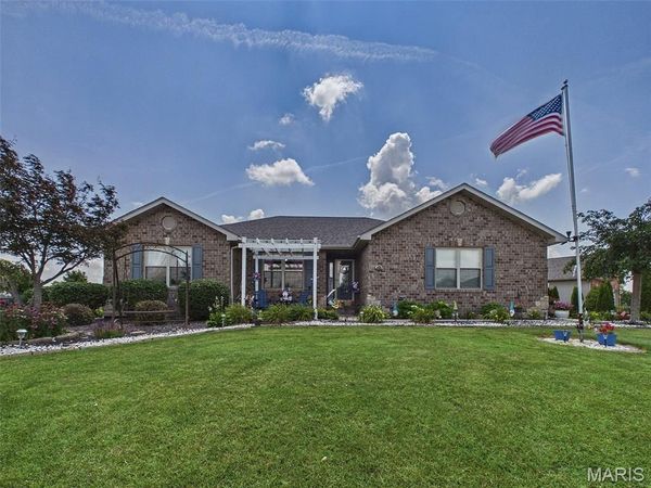 200 Baneberry Drive , Highland, IL 62249