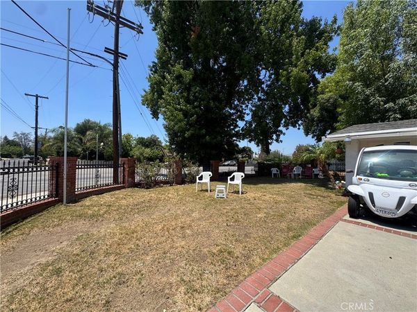 8740 Winnetka, Los Angeles, CA 91324