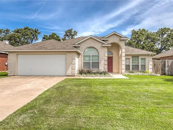 1117 Hidden Glade Drive, Mansfield, TX 76063