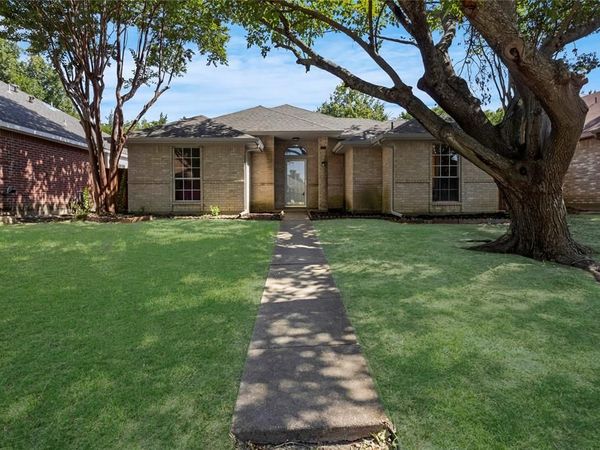 710 Austin Drive, DeSoto, TX 75115