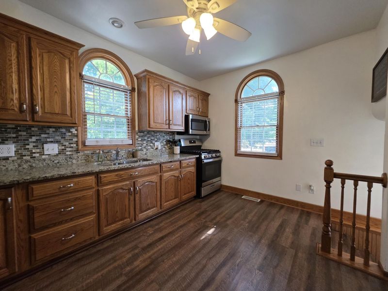 512 W Benton Street, Wapakoneta, OH 45895 Photo 12
