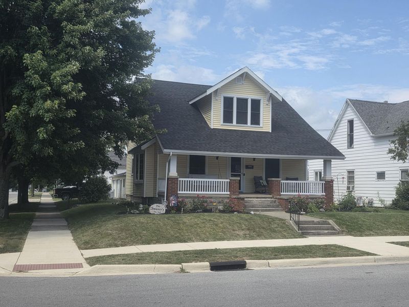 512 W Benton Street, Wapakoneta, OH 45895 Photo 2