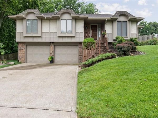 6401 N Park Avenue, Kansas City, MO 64118