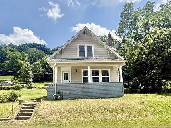 1095 PARKVIEW Road, Grafton, WV 26354