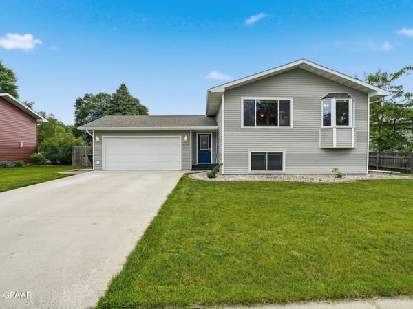 4222 WALNUT Street , Grand Forks, ND 58201