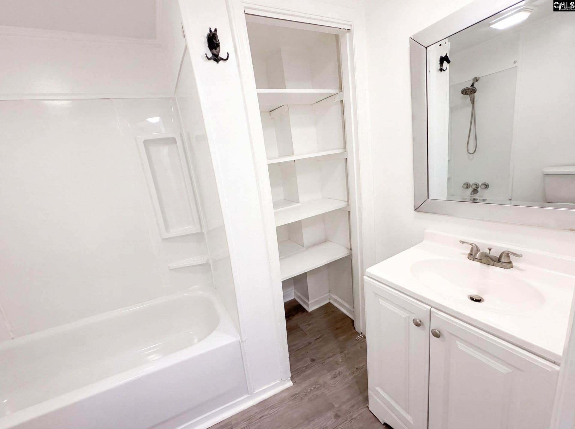 1502 Pine Street  Photo 6