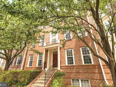 1591 LEEDS CASTLE DRIVE, Unit 201, VIENNA, VA 22182