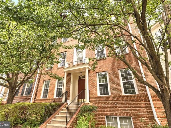 1591 LEEDS CASTLE DRIVE, Unit 201, VIENNA, VA 22182