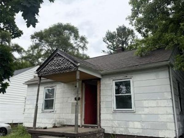 9536 Plainview Avenue, Detroit, MI 48228