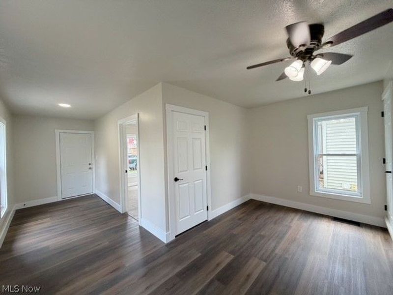 404 5th Street NW, New Philadelphia, OH 44663 Photo 5