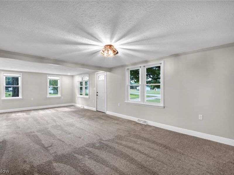2721 E River Road, Newton Falls, OH 44444 Photo 5