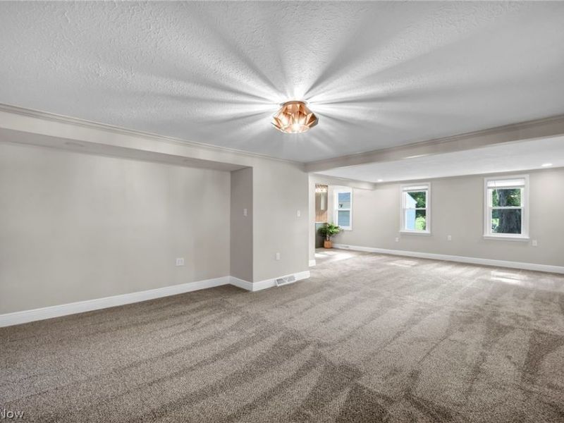 2721 E River Road, Newton Falls, OH 44444 Photo 7