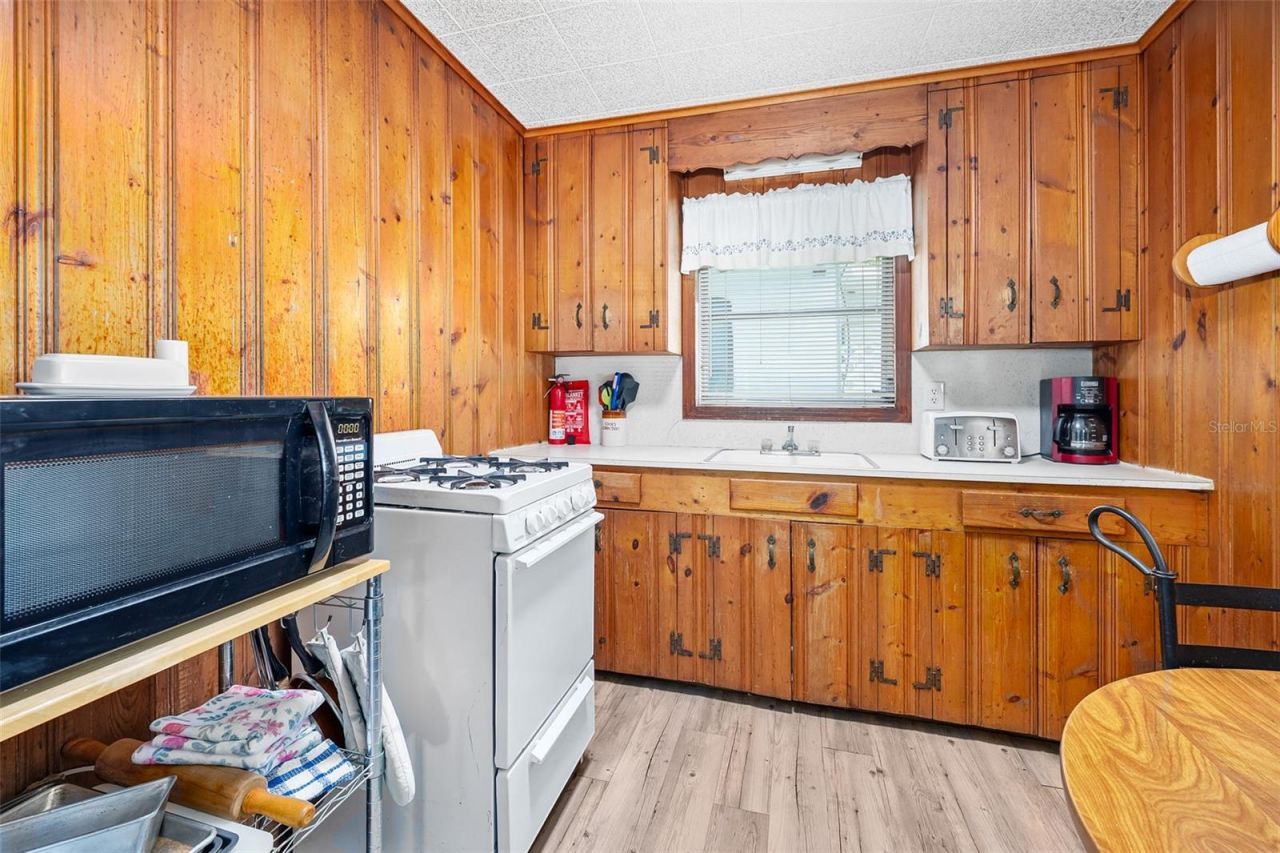 55521 Front Street , Astor, FL 32102 Photo