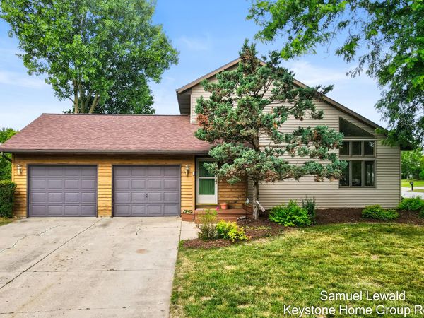 4551 Springmont Drive SE, Grand Rapids, MI 49512