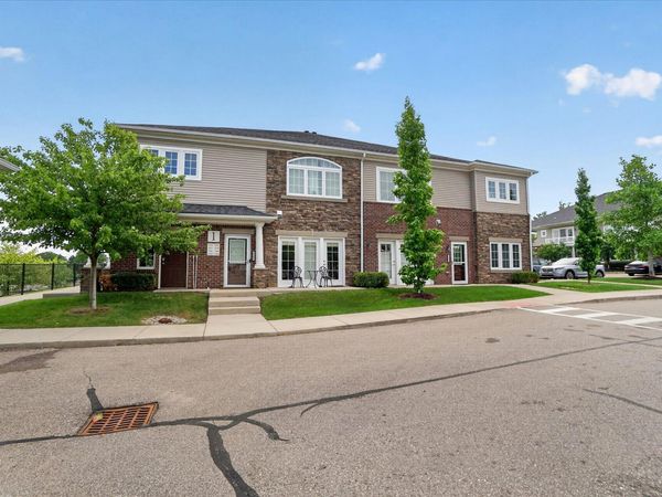 5510 Arbor Chase Drive, Ann Arbor, MI 48103