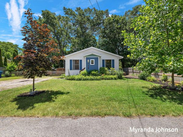 357 S Lake Avenue, Spring Lake, MI 49456