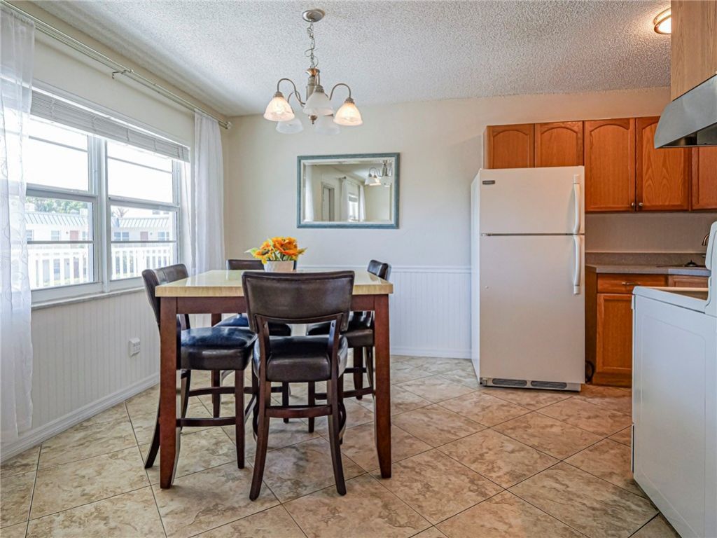 923 22nd Place, Unit 219, Vero Beach, FL 32960 Photo
