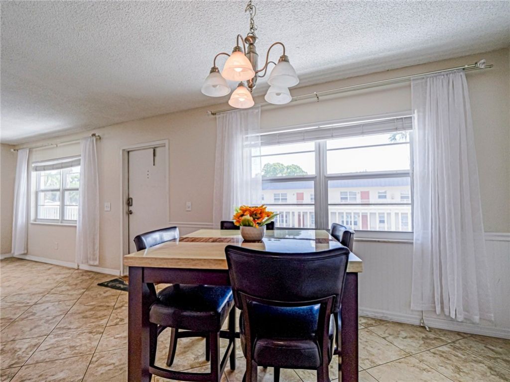 923 22nd Place, Unit 219, Vero Beach, FL 32960 Photo