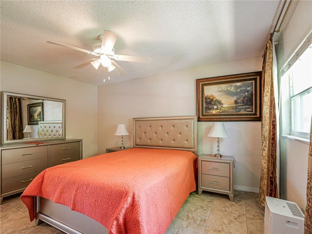 923 22nd Place, Unit 219, Vero Beach, FL 32960 Photo