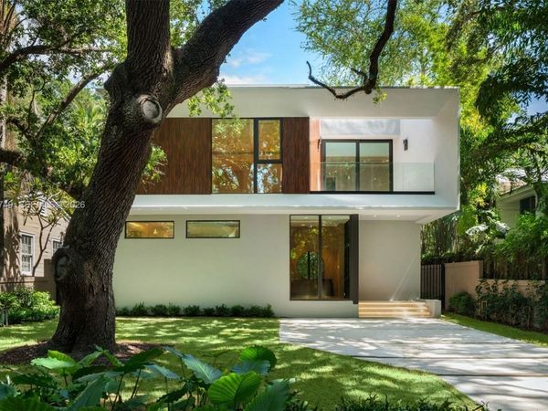 3579 Avocado Ave , Miami, FL 33133