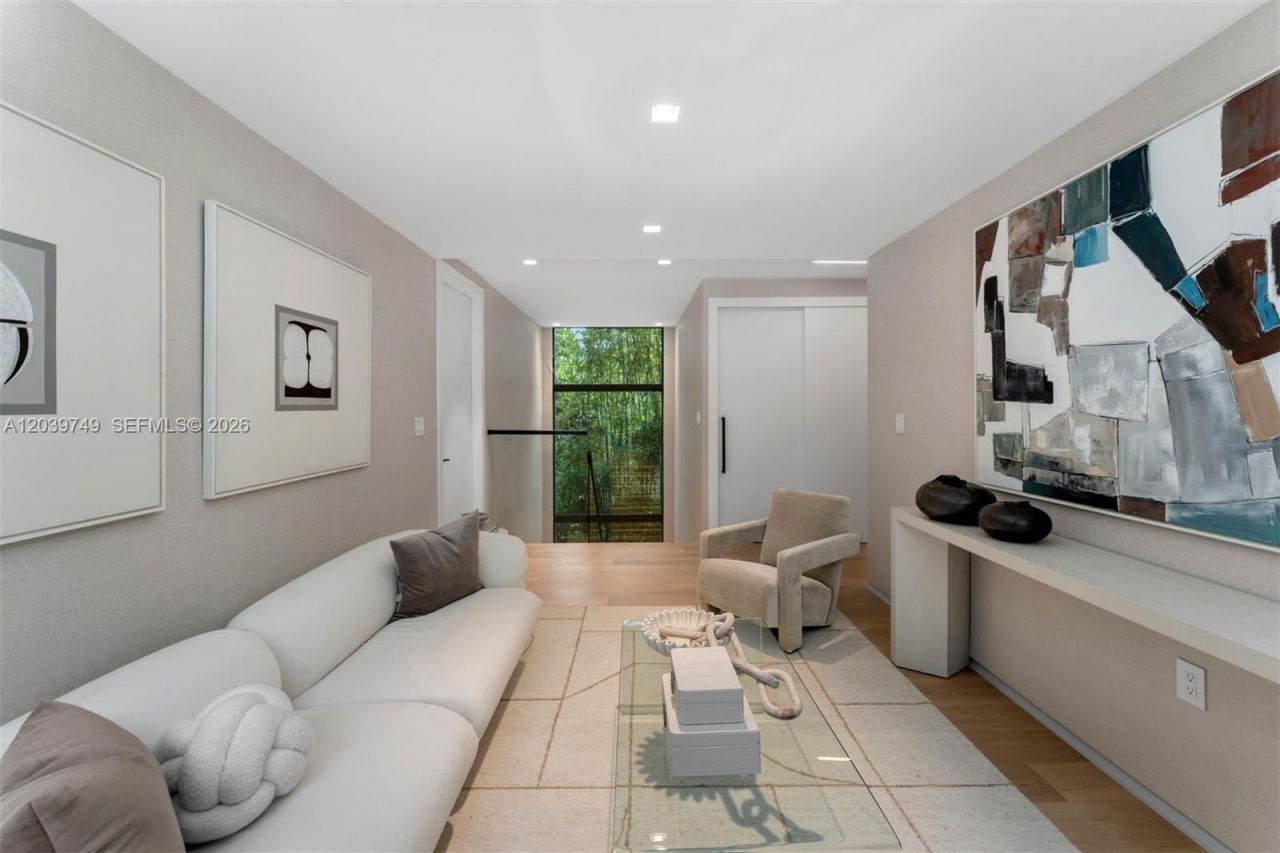 3579 Avocado Ave, Miami, FL 33133 Photo