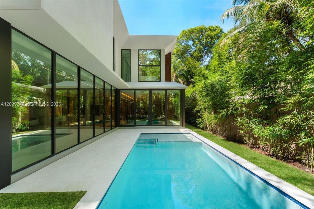 3579 Avocado Ave, Miami, FL 33133 Photo