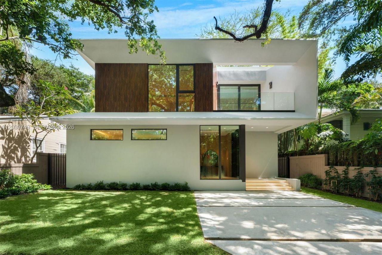 3579 Avocado Ave, Miami, FL 33133 Photo
