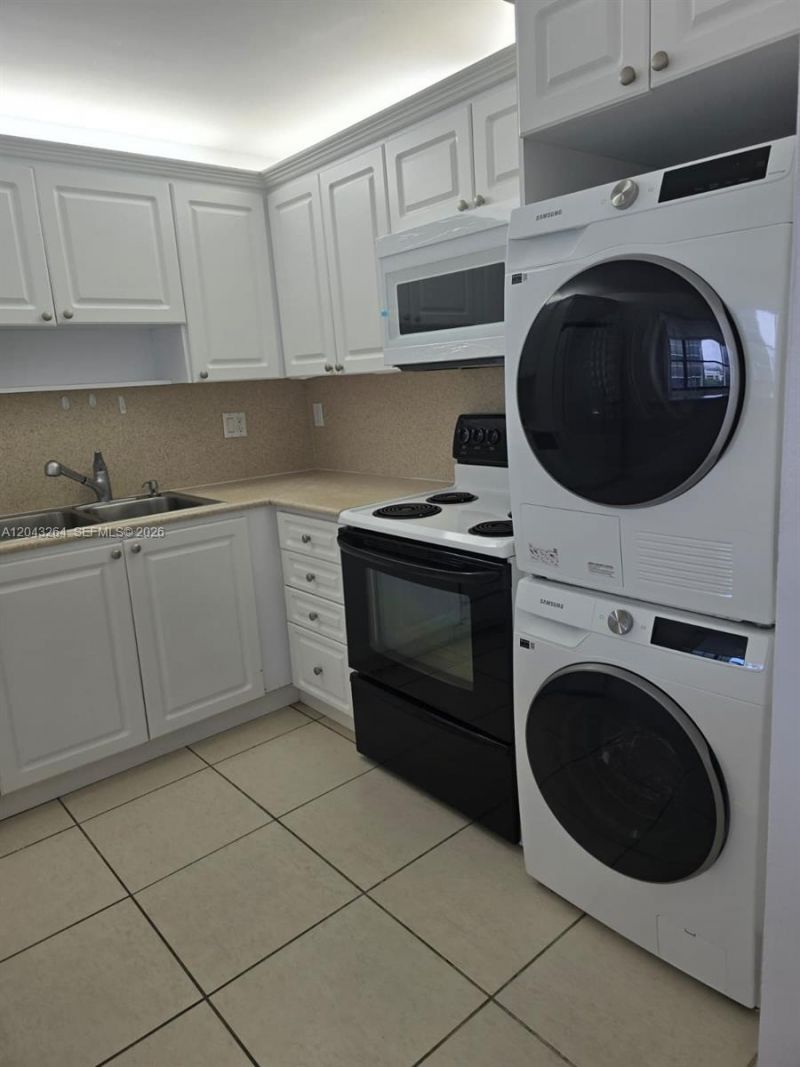 1901 Brickell Ave , Unit B1007, Miami, FL 33129 Photo