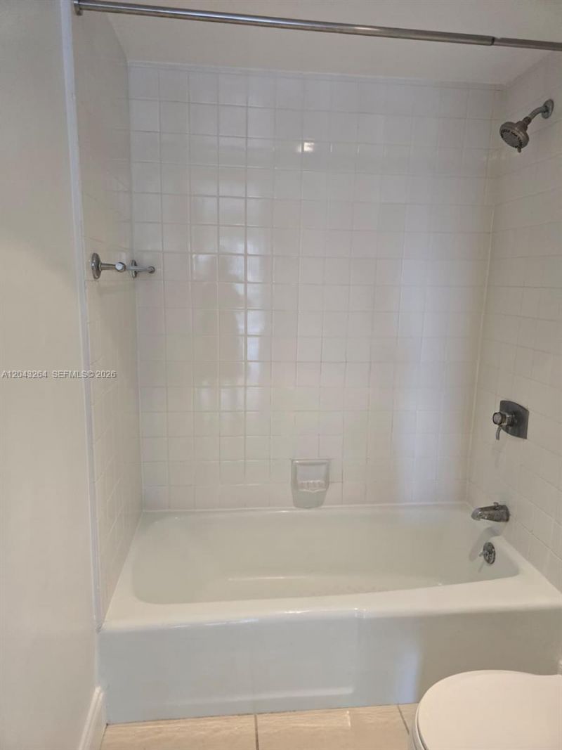 1901 Brickell Ave , Unit B1007, Miami, FL 33129 Photo