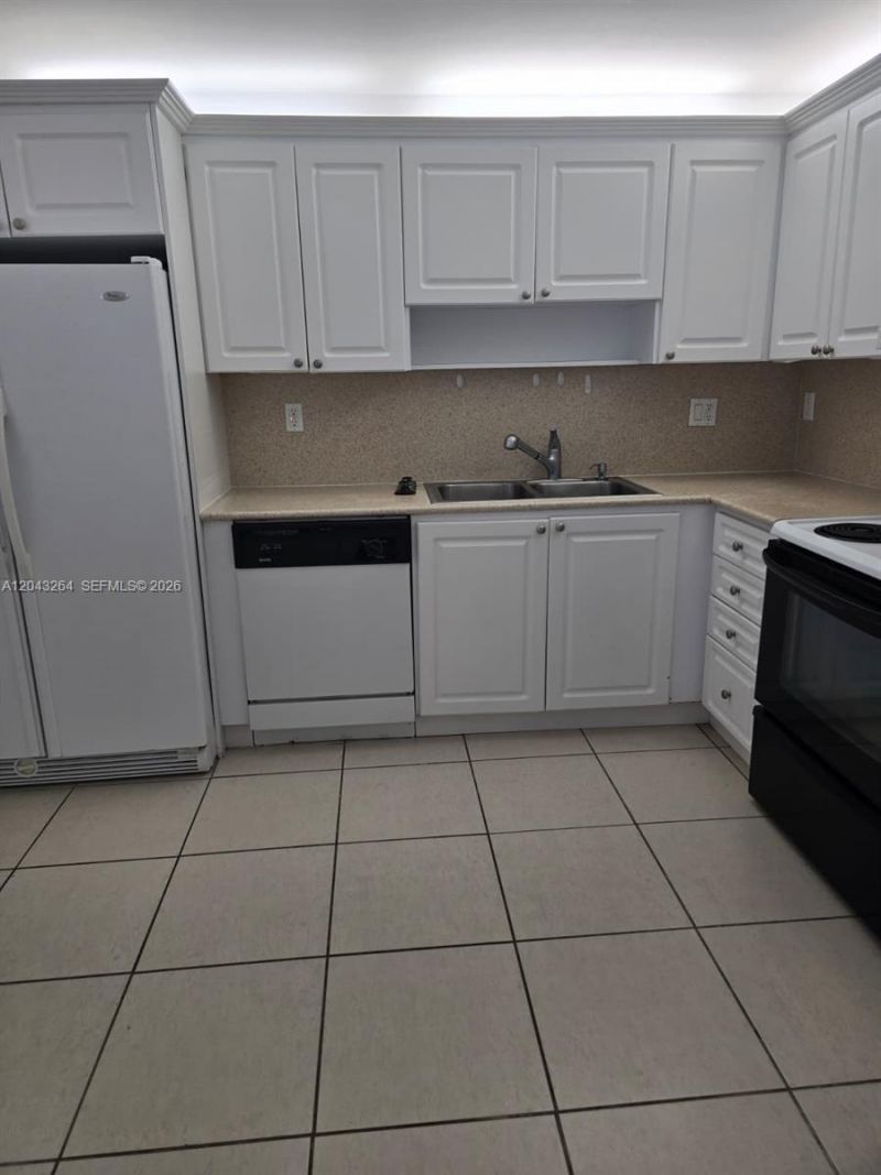 1901 Brickell Ave , Unit B1007, Miami, FL 33129 Photo