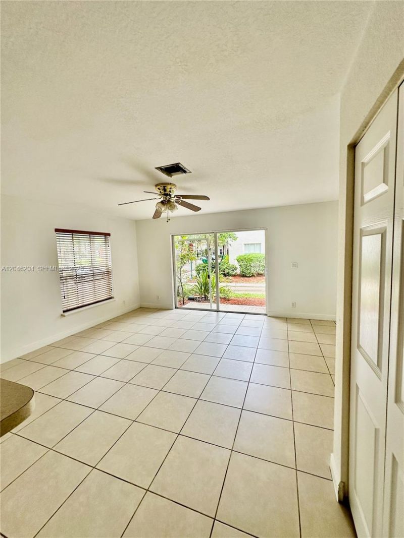 2615 SW 100th Ave, Unit 2615, Miramar, FL 33025 Photo