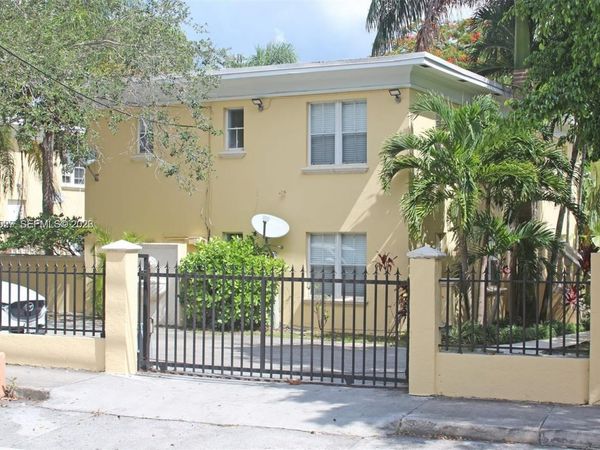 3395 Franklin Ave , Unit D, Miami, FL 33133