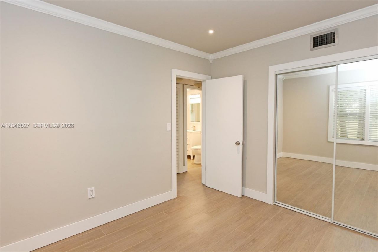 3395 Franklin Ave , Unit D, Miami, FL 33133 Photo