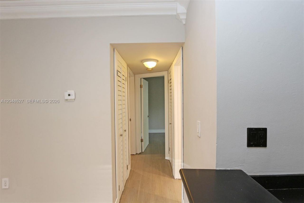 3395 Franklin Ave , Unit D, Miami, FL 33133 Photo