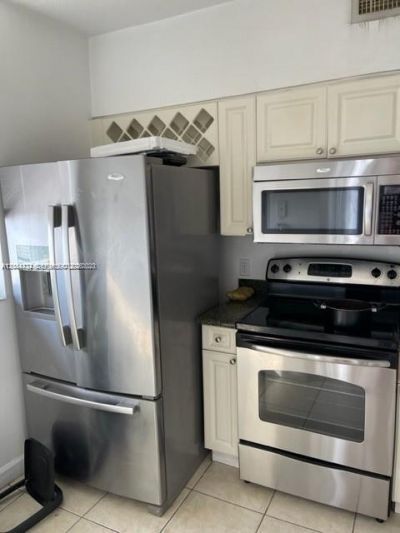 1 Glen Royal Pkwy, Unit 1507, Miami, FL 33125 Photo