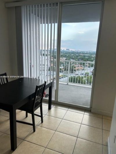 1 Glen Royal Pkwy, Unit 1507, Miami, FL 33125 Photo