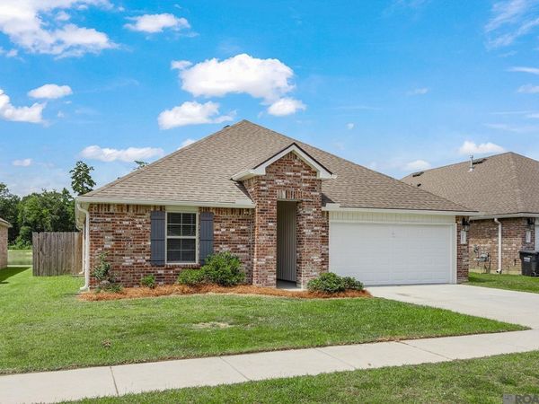 35517 Grovemont Dr, Walker, LA 70785