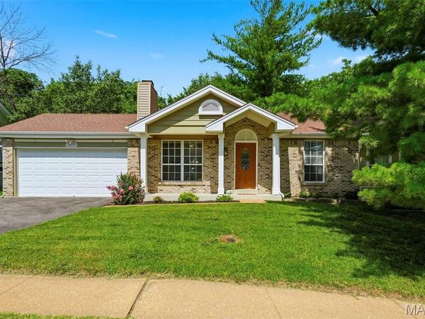 16129 Castlerea Boulevard, Ellisville, MO 63021