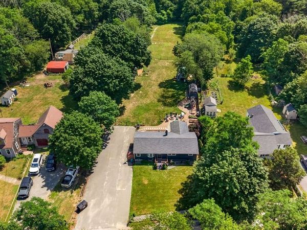 26 Algerine St, Berkley, MA 02779