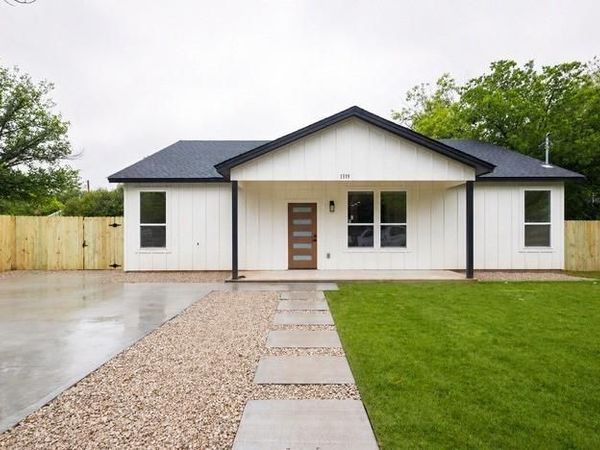 1319 Brady Avenue, Brownwood, TX 76801
