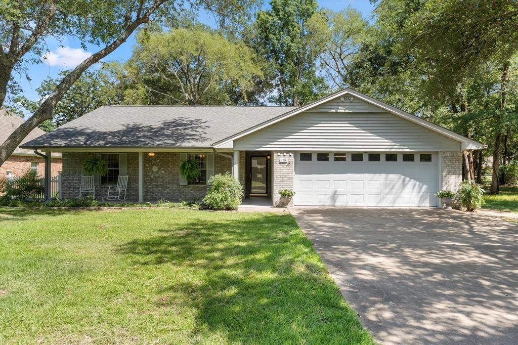116 Meadowood Road, Enchanted Oaks, TX 75156 Main Photo