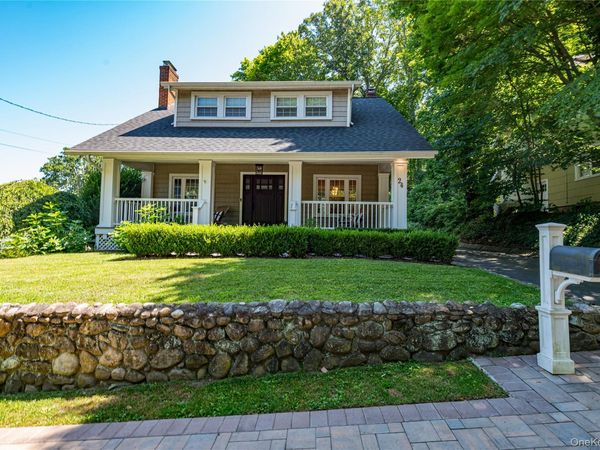 24 Soundview Road , Huntington, NY 11743
