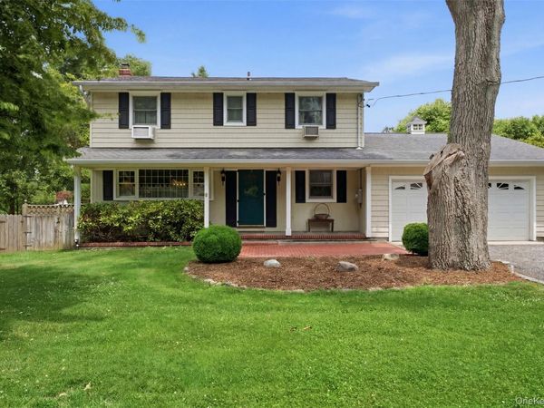 2 Ottawa Avenue , Centerport, NY 11721