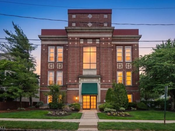 515 Trinity Pl, Westfield, NJ 07090