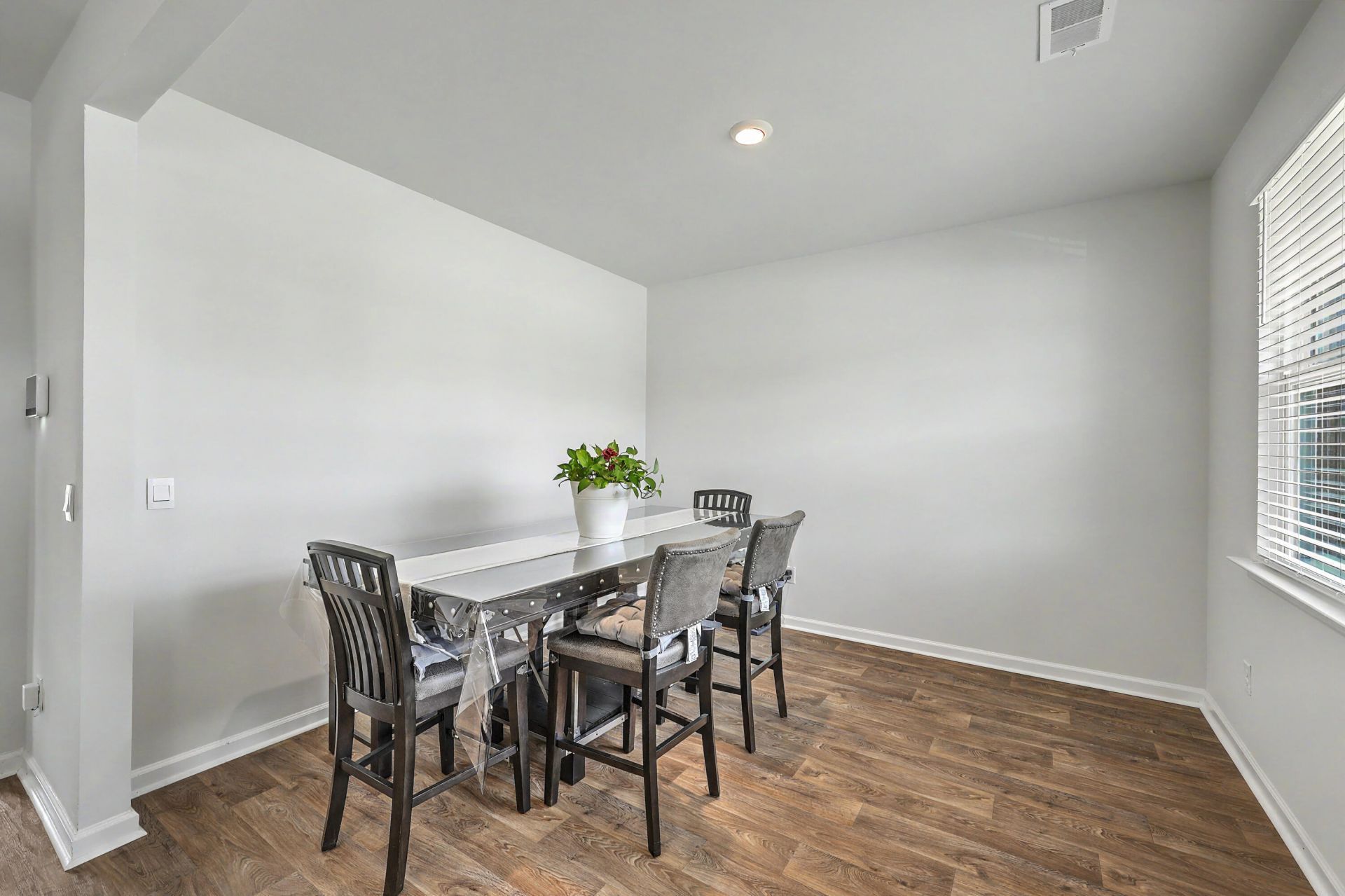 413 Cedarview Road Photo 8
