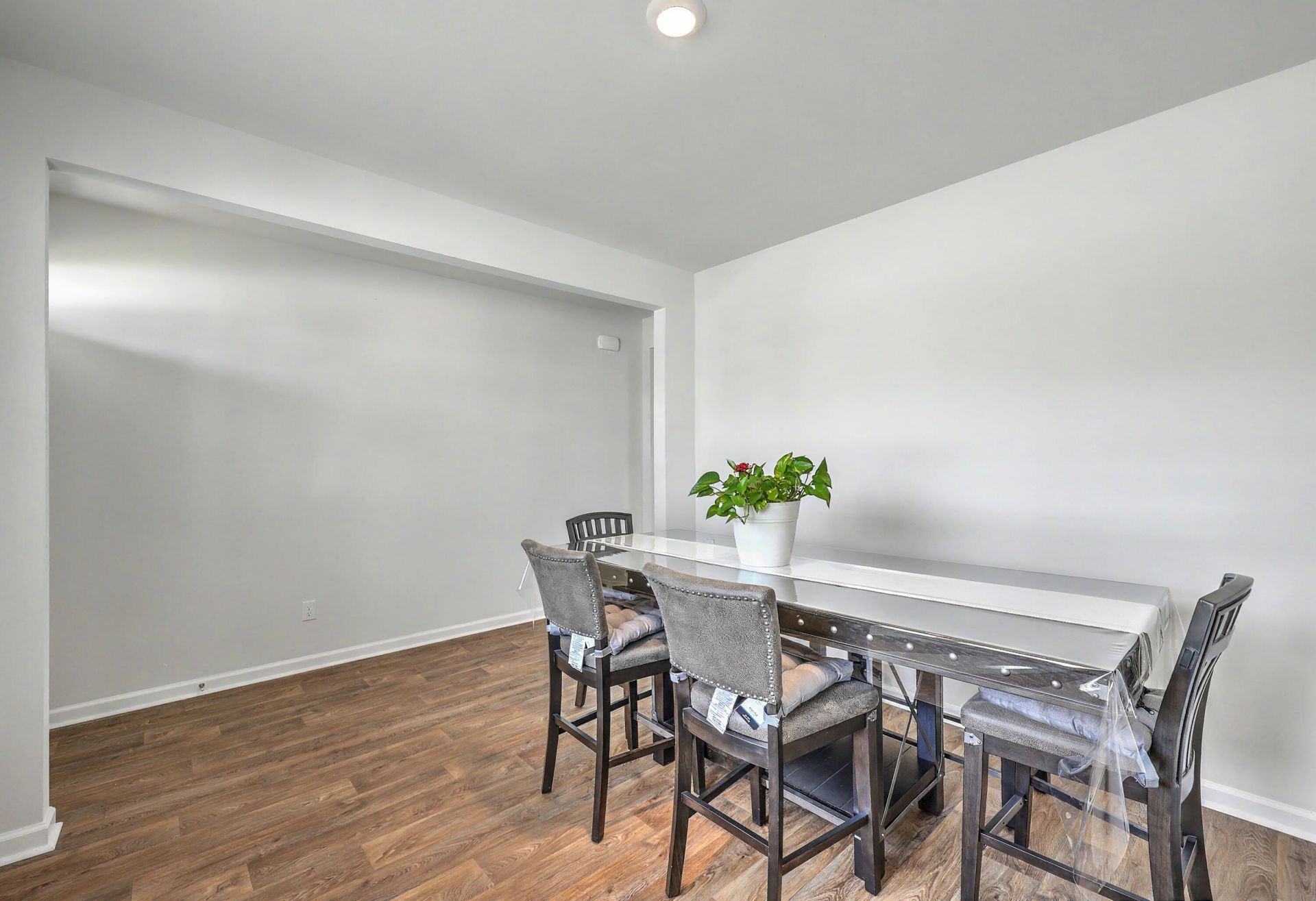 413 Cedarview Road Photo 9