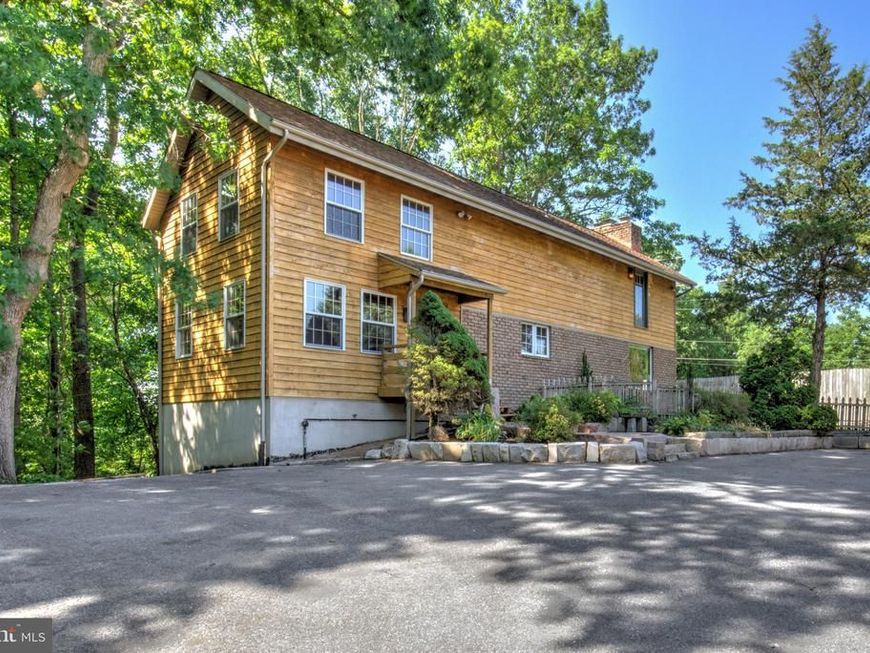 1175 S Meadow Lane , Palmyra, PA 17078 Main Photo