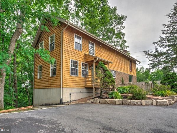 1175 S MEADOW LANE , PALMYRA, PA 17078