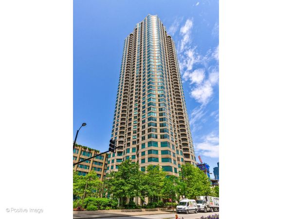 400 N Lasalle Boulevard , Unit 4402, Chicago, IL 60654