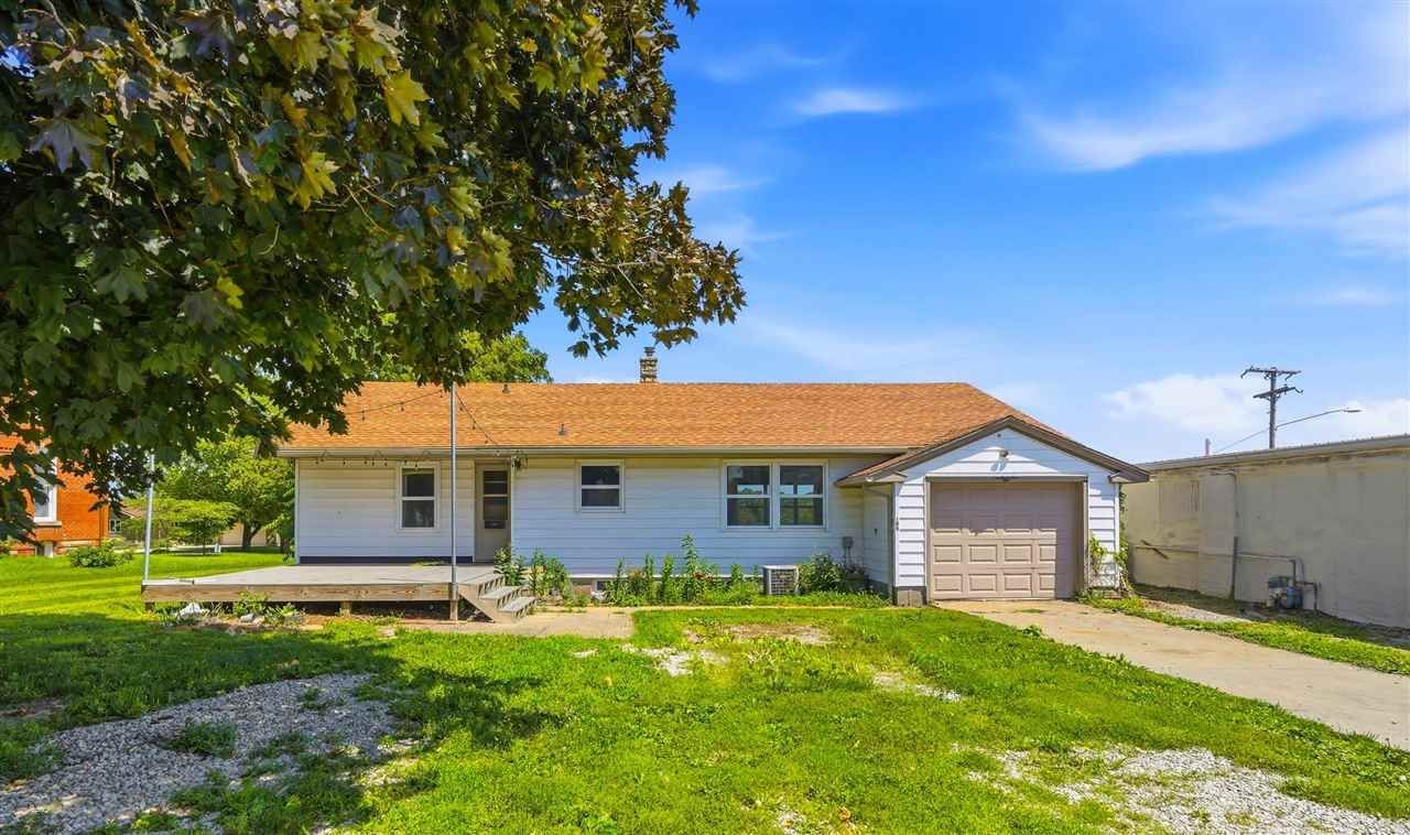 109 W Broad St, North English, IA 52316 Main Photo